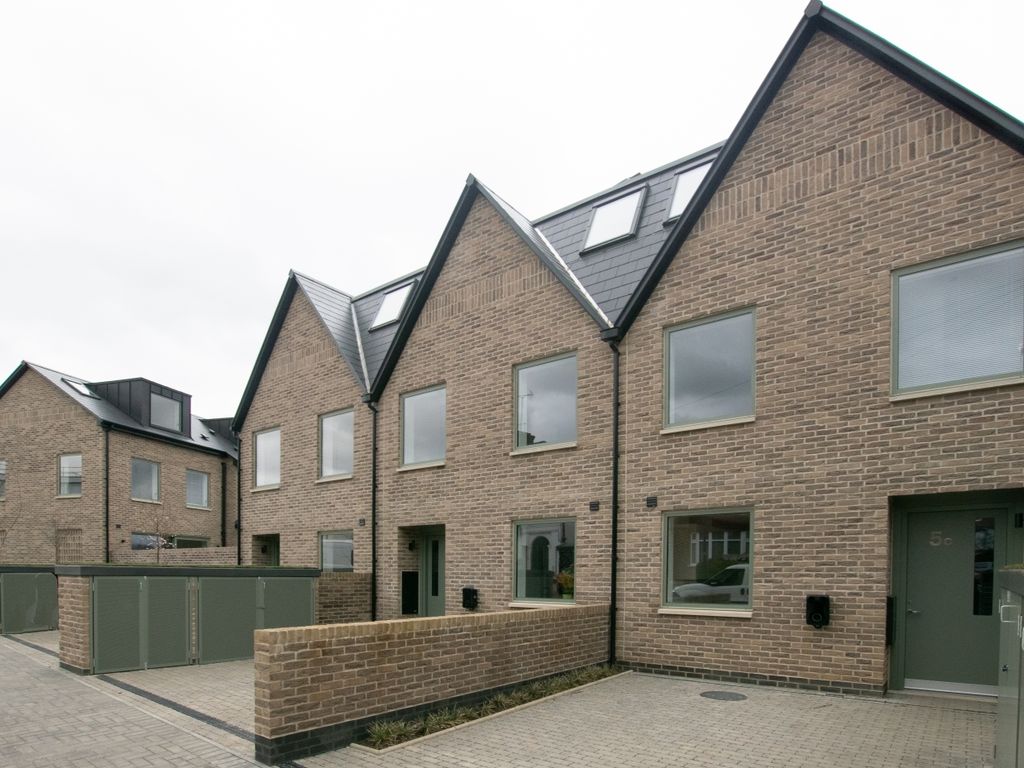 4 bed terraced house for sale in Elmwood Crescent, Kingsbury, London