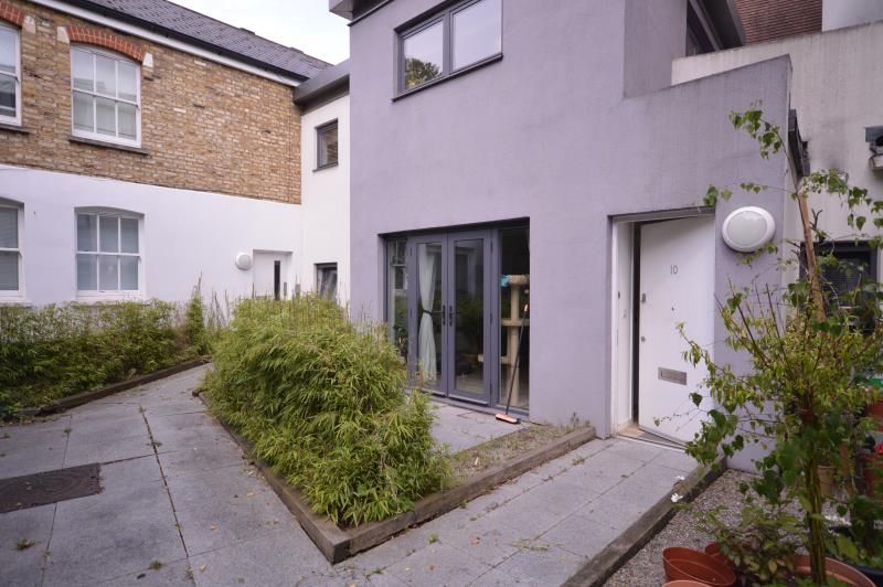 2 bed flat to rent in Flint Street, London SE17 Zoopla