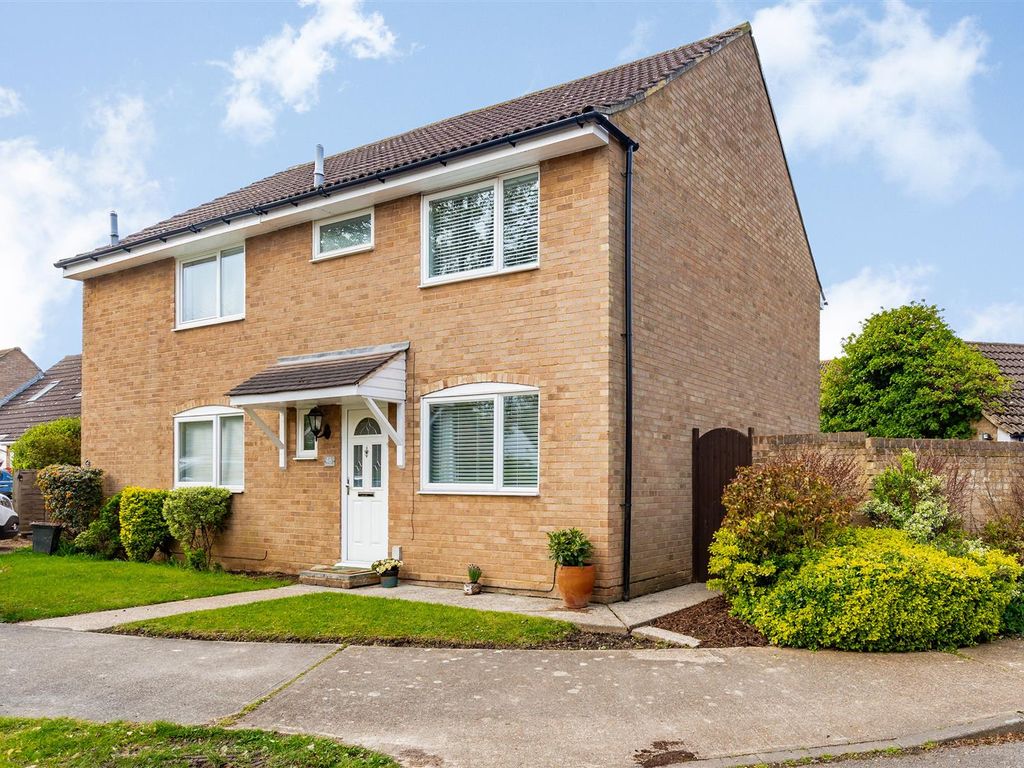 3 bed semidetached house for sale in Seven Acres, New Ash Green