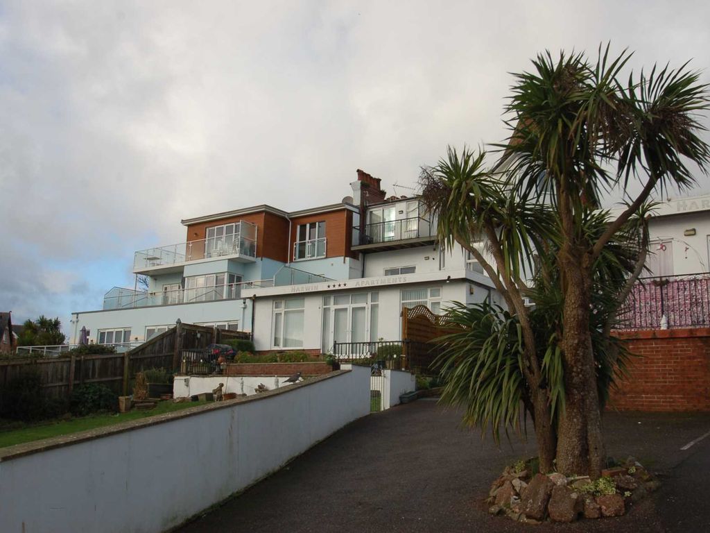2 bed flat to rent in Alta Vista Road, Paignton TQ4, £785 pcm Zoopla