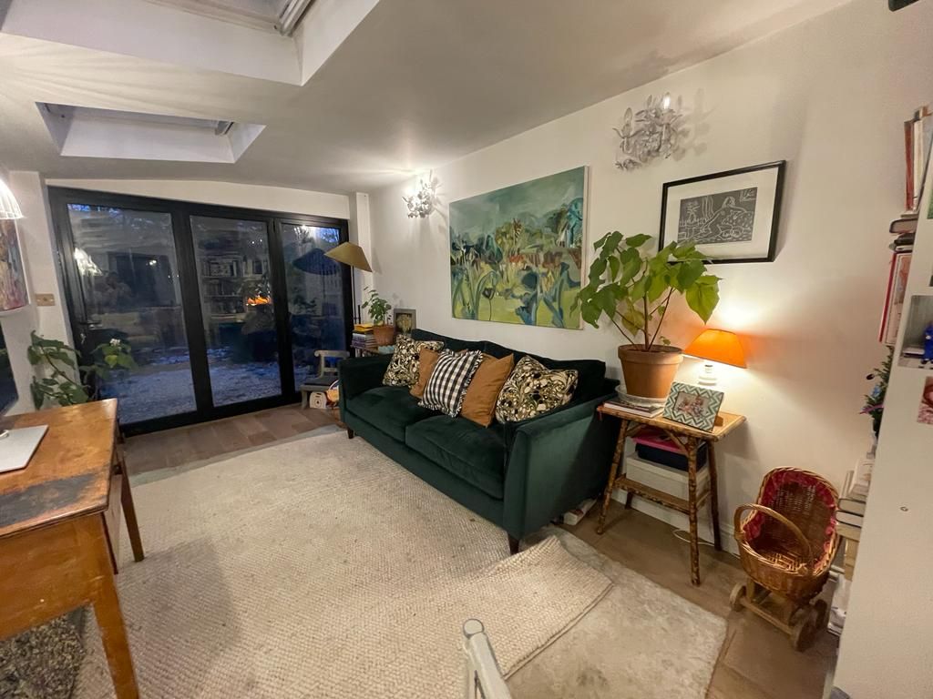 2 bed flat to rent in Petersfield Road, London W3 Zoopla