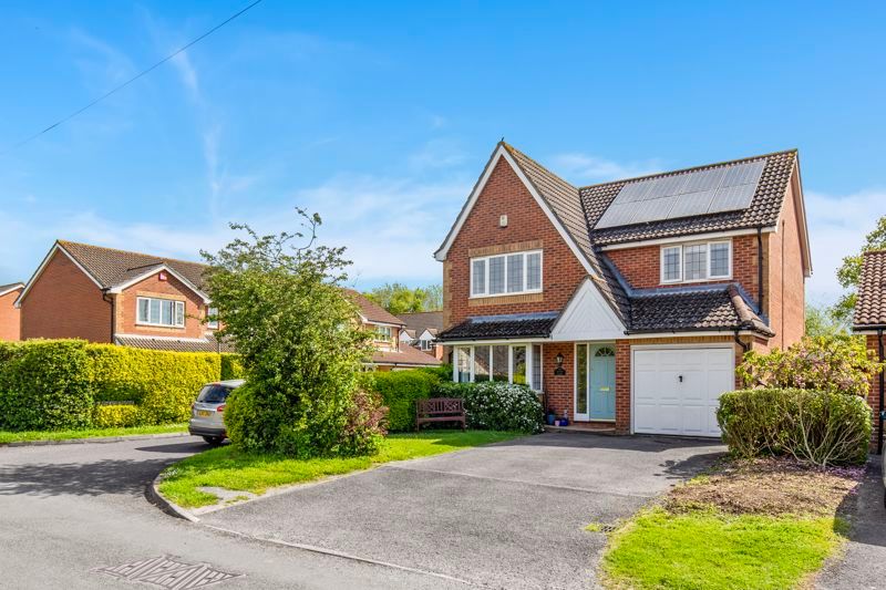 4 bed detached house for sale in Hambrook Hill South, Hambrook