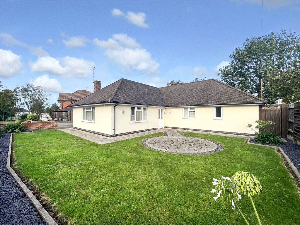 5 bed bungalow for sale in Highfield Drive, Wigston, Leicestershire