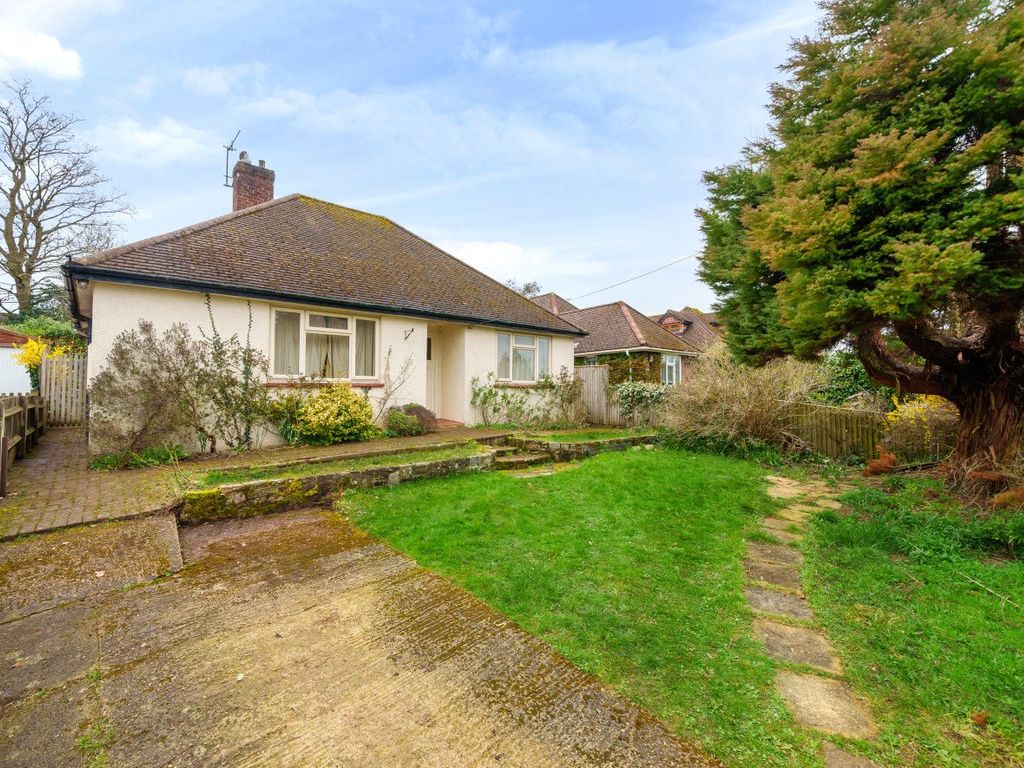 2 bed bungalow for sale in Elmside, Milford, Godalming, Surrey GU8 Zoopla