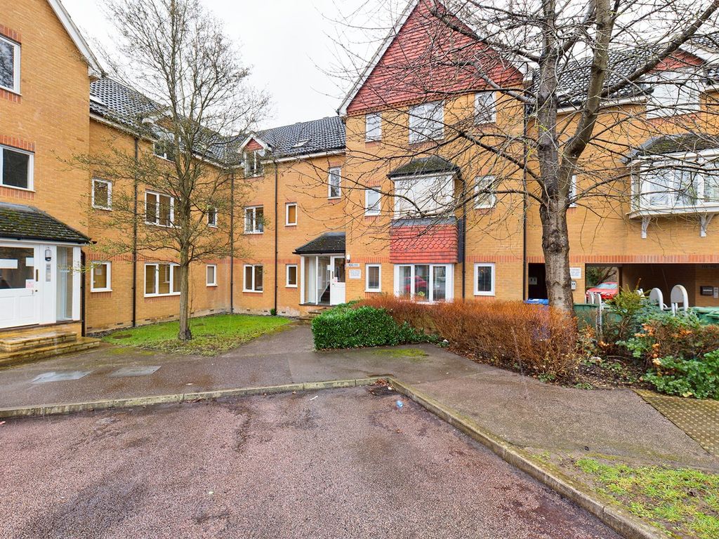 1 bed flat for sale in Redoubt Close, Hitchin SG4 Zoopla
