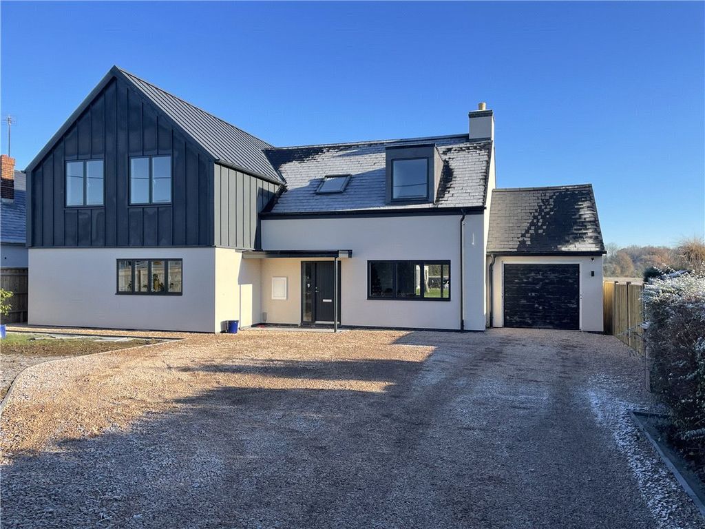 4 bed detached house for sale in Eaton Road, Appleton, Abingdon