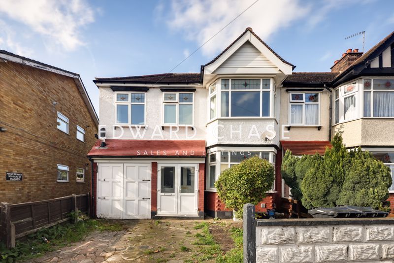 4 bed semidetached house to rent in Chadwell Avenue, Romford RM6 Zoopla