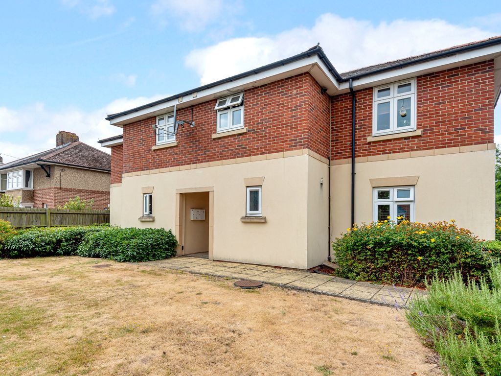 2 bed flat for sale in The Drove, Andover SP10 Zoopla