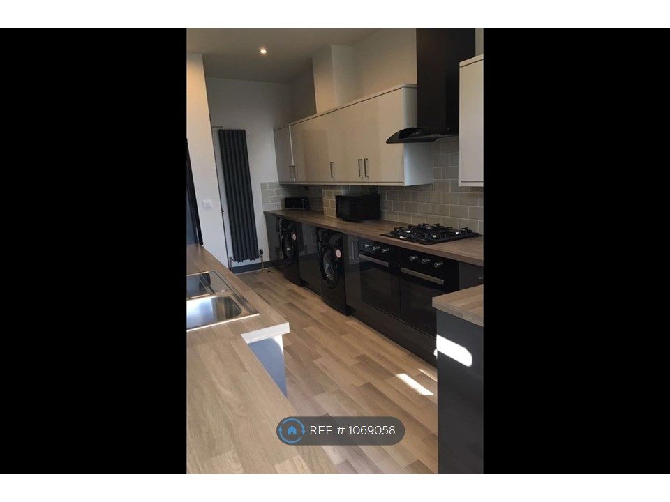 Room to rent in Cambridge Street, Castleford WF10 Zoopla