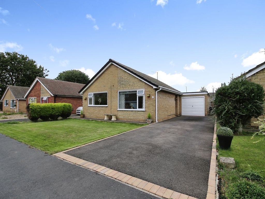 2 Bed Detached Bungalow For Sale In Harpe Close, Pinchbeck, Spalding 