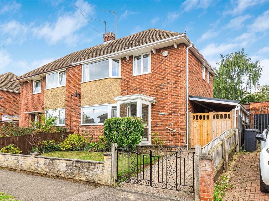3 bed semidetached house for sale in Greenhill Road, Kettering NN15