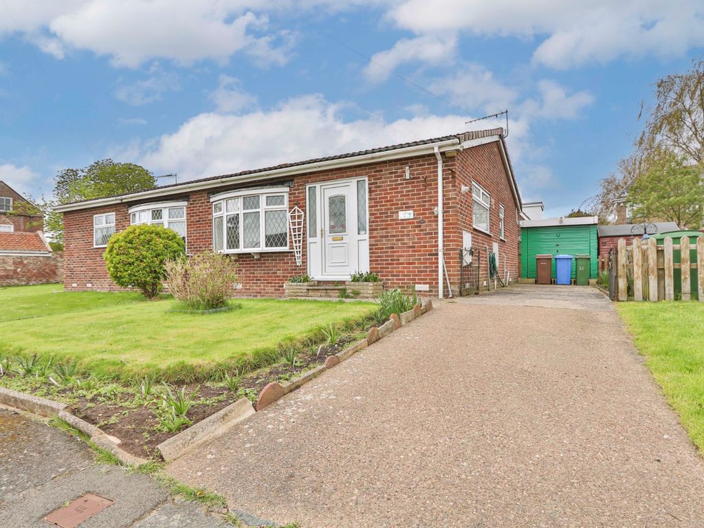 2 bed semidetached bungalow for sale in Chestnut Garth, Burton Pidsea