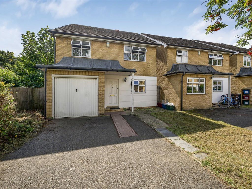 4 bed detached house for sale in Hillary Drive, Isleworth TW7, £640,000
