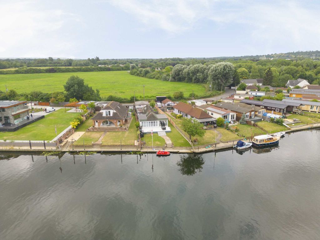 4 bed bungalow for sale in Laleham Reach, Chertsey KT16, £875,000 Zoopla