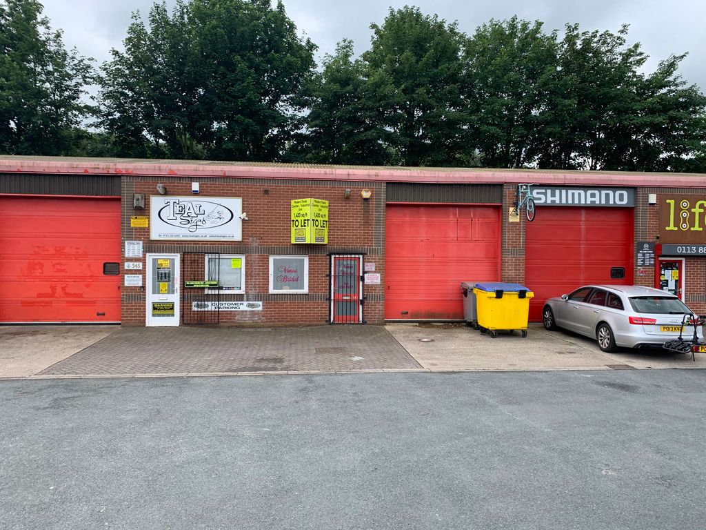 Industrial to let in Unit 9 West Leeds Industrial Park, Stanningley