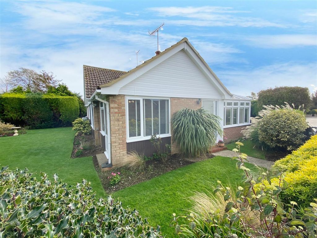 2 bed bungalow for sale in Highdown Close, Ferring, Worthing BN12 Zoopla