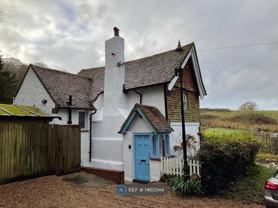 2 bed detached house to rent in Park Lane, Reigate RH2 Zoopla
