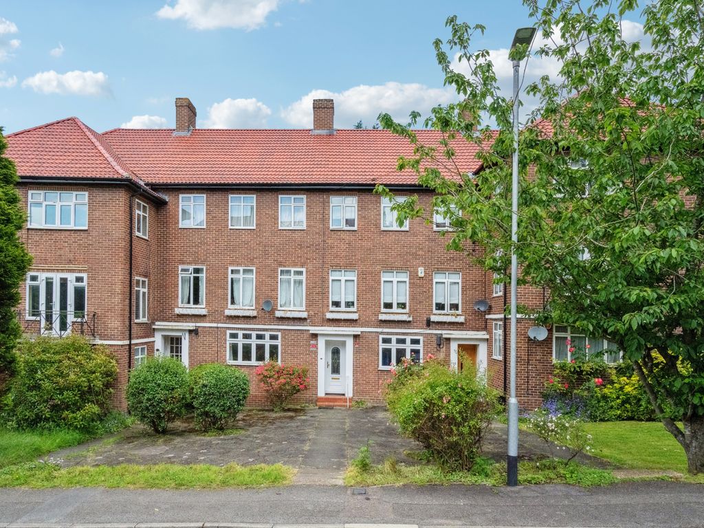 2 bed for sale in Cervantes Court, Northwood HA6, £475,000