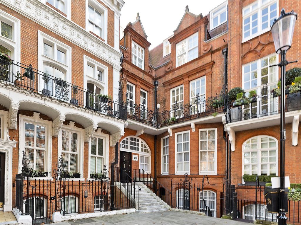 2 bed flat for sale in Kensington Court, London W8, £935,000 Zoopla