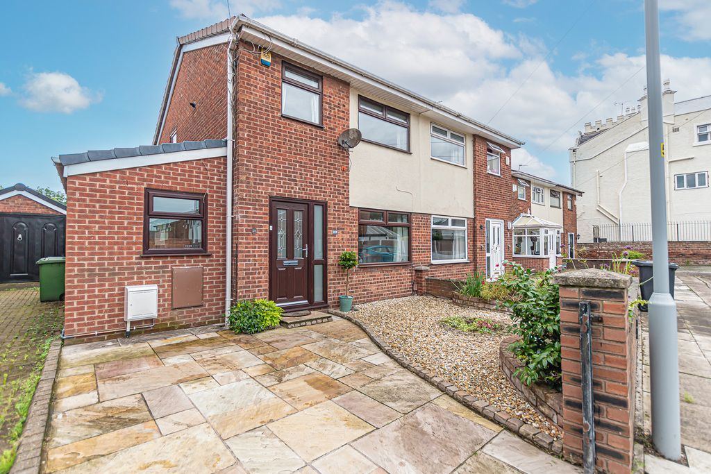 3 bed semidetached house for sale in Rawson Close, Litherland