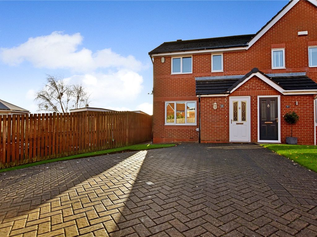 3 bed semidetached house for sale in Shire Court, Morley, Leeds, West
