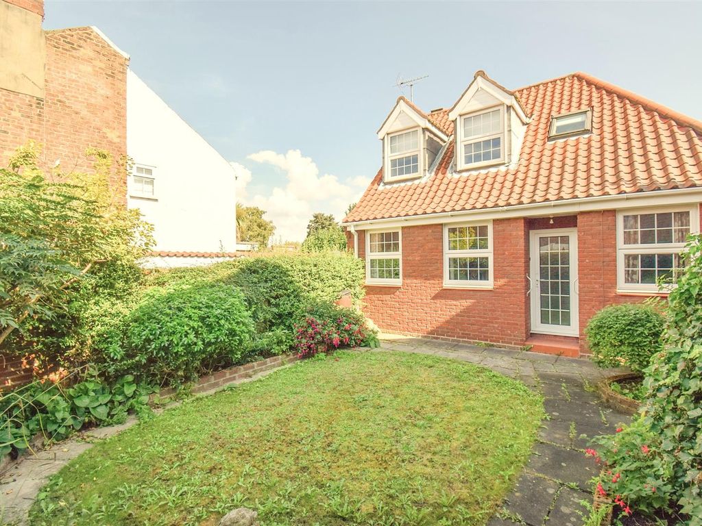 3 bed semidetached bungalow for sale in Northgate, Hessle HU13, £299,950 Zoopla