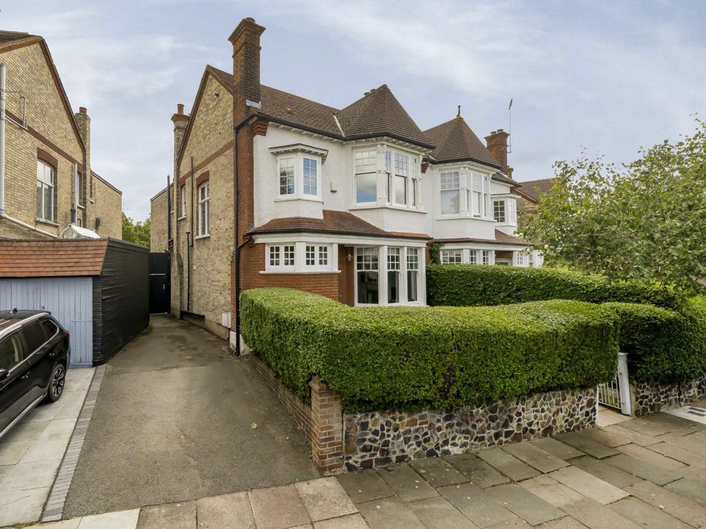 4 bed property for sale in Queens Avenue, London N3, £1,400,000 Zoopla
