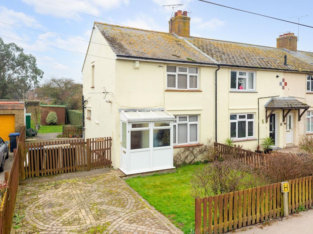 2 bed end terrace house for sale in View, The Length, St