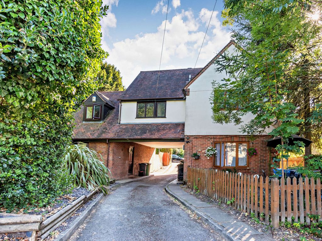 1 bed flat for sale in Church Road, Tovil, Maidstone ME15, £120,000 Zoopla