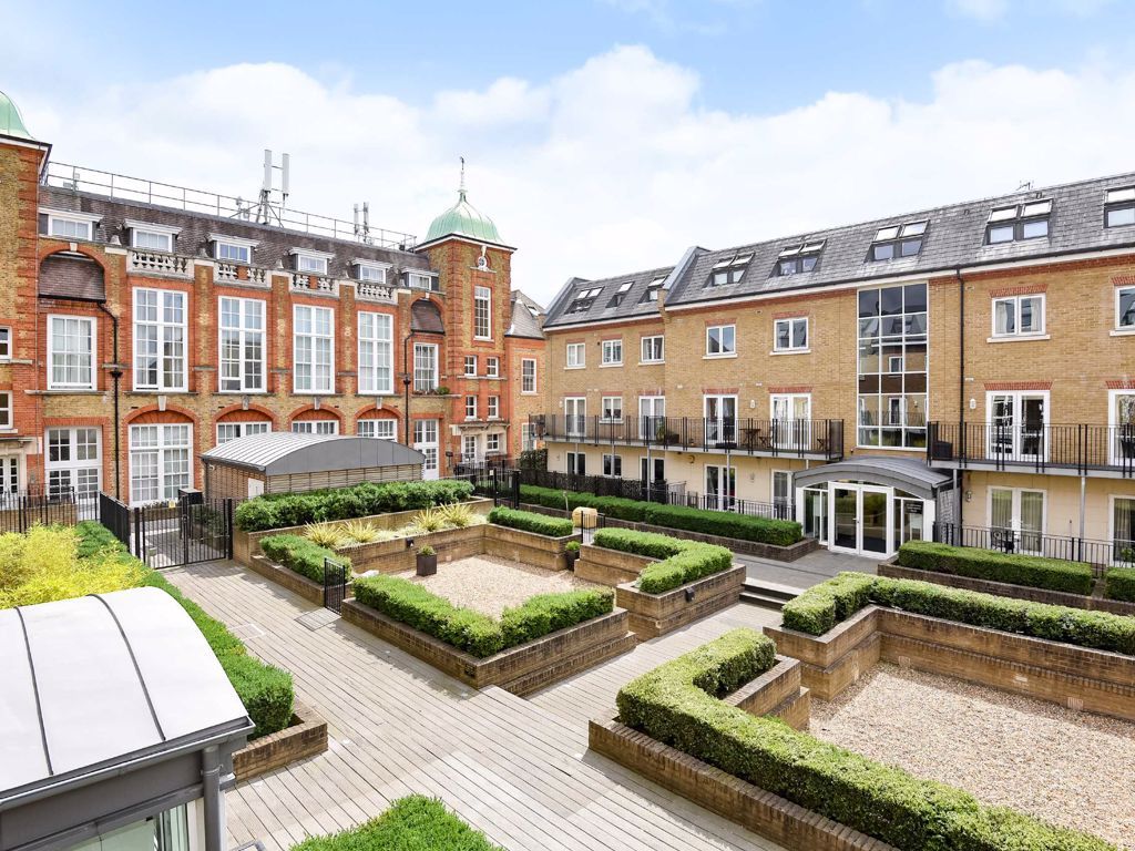 1 bed flat for sale in Garratt Lane, London SW18 - Zoopla