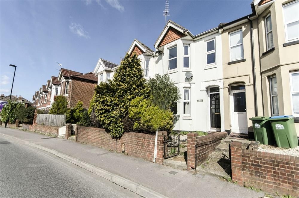 2 bed terraced house for sale in Romsey Road, Shirley, Southampton SO16