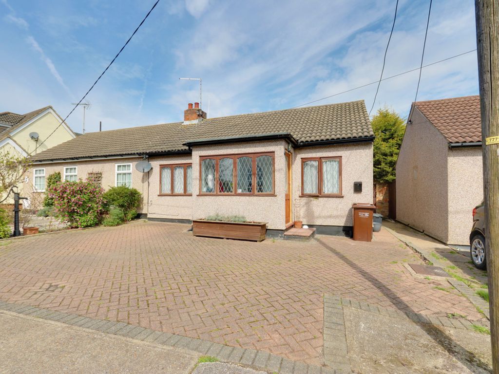 2 bed semidetached bungalow for sale in Kingsley Lane, Benfleet SS7