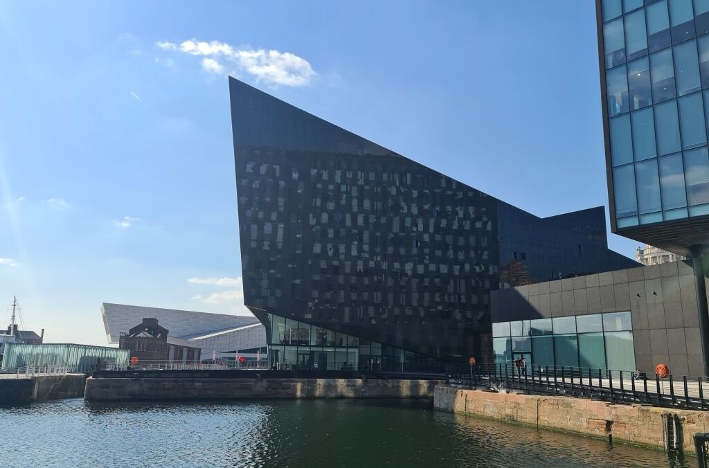 2 bed flat for sale in Mann Island, Liverpool L3 Zoopla