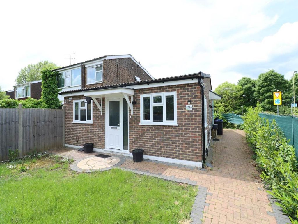 2 bed property to rent in Skylark Cottage, 2A Lark Rise, Hatfield AL10