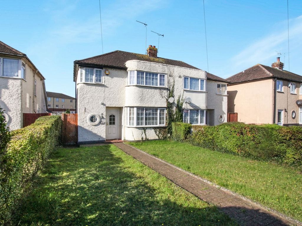 3 bed semidetached house for sale in Sundon Park Road, Luton
