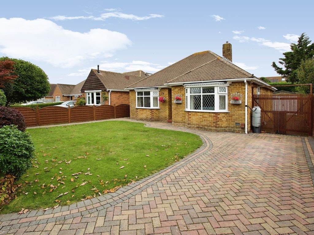 2 bed detached bungalow for sale in Cottesway East, Hill Head, Fareham