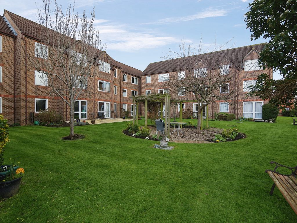 1 bed flat for sale in Priory Road, Wells, Somerset BA5, £85,000 Zoopla
