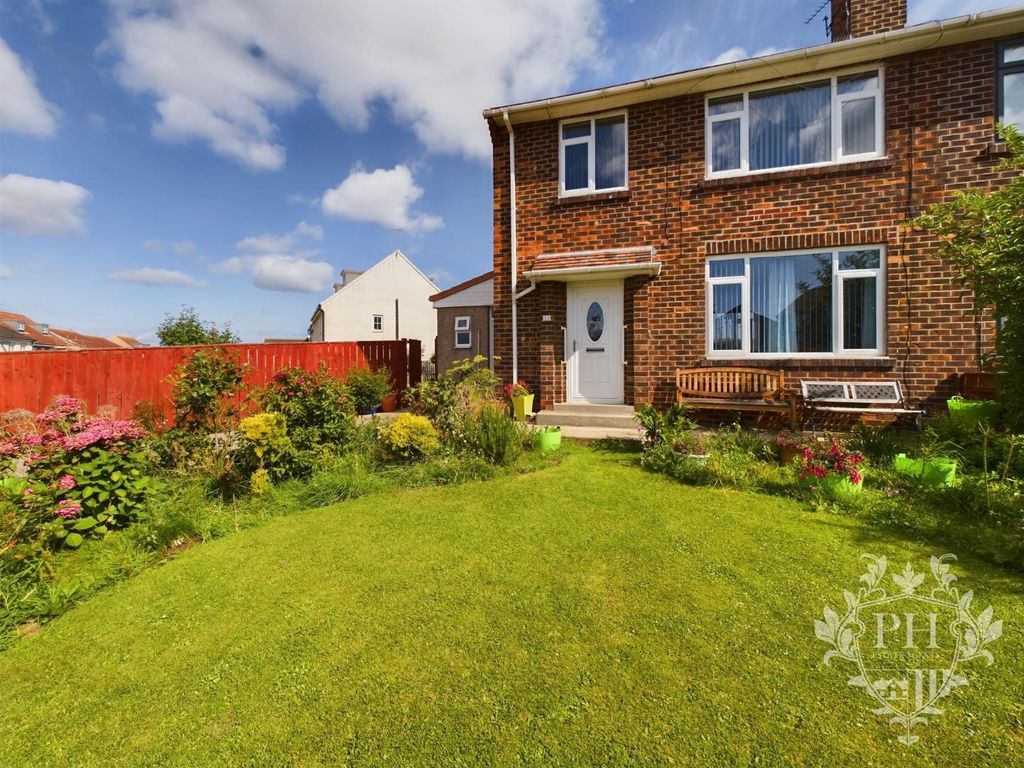 3 bed semidetached house for sale in Southfield Road, MarskeByThe