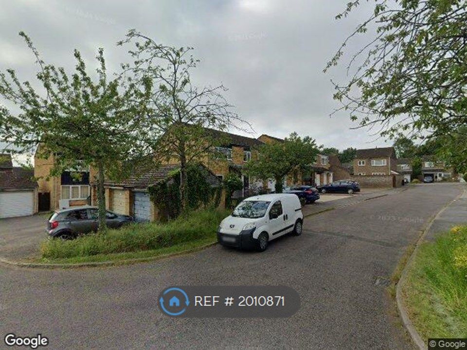 2 bed terraced house to rent in Harlans Close, Eaglestone, Milton