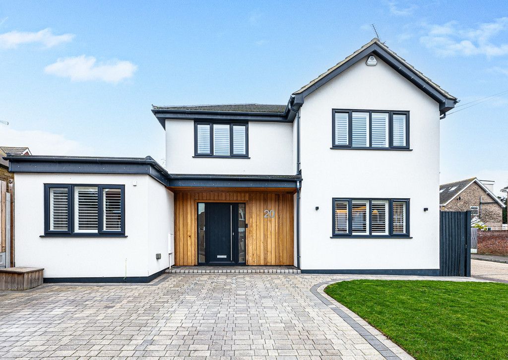 4 bed detached house for sale in Oakhurst Road, Rayleigh SS6, £800,000