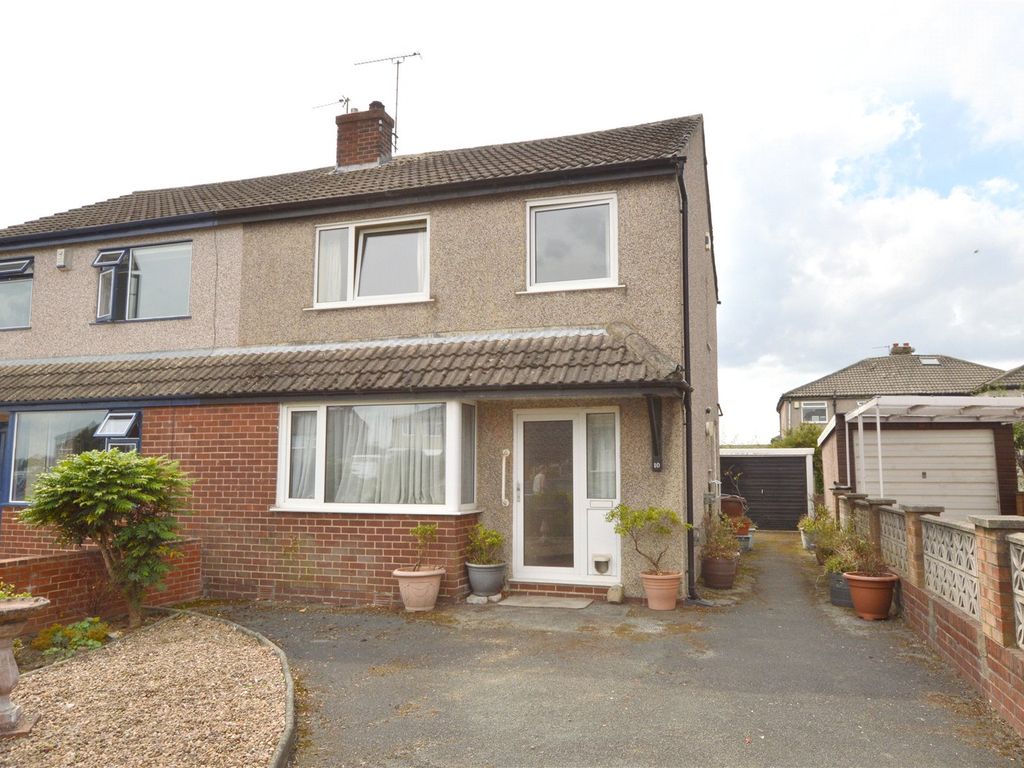 3 bed semidetached house for sale in Tyersal Park, Bradford, West