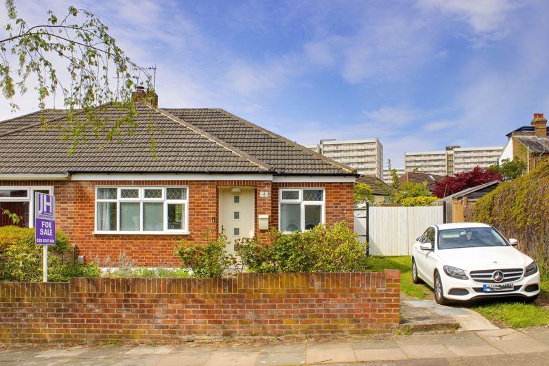 2 bed bungalow for sale in Gloucester Road, Enfield EN2 Zoopla