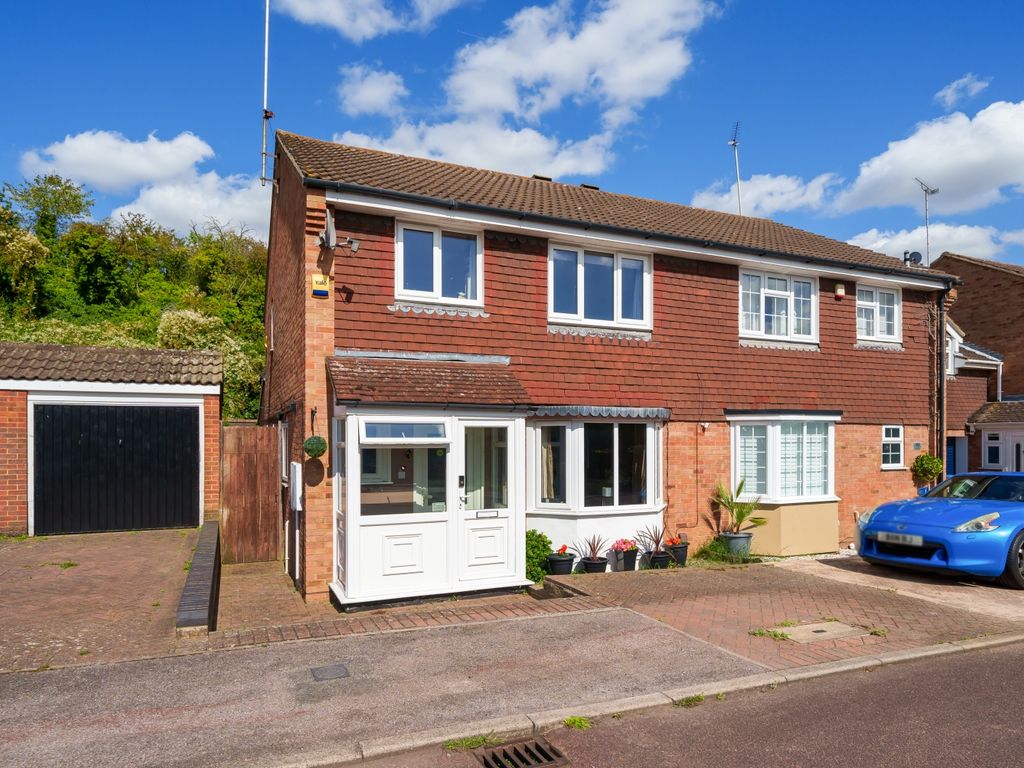 3 bed semidetached house for sale in Waylands, Swanley BR8, £450,000