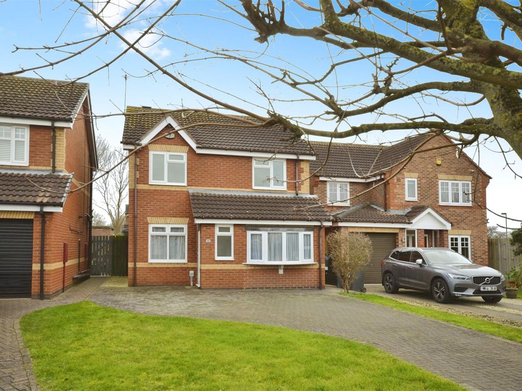 3 bed detached house for sale in Cranberry Way, Hull HU4, £259,950 Zoopla