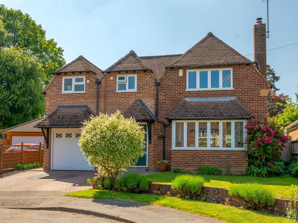 4 bed detached house for sale in Little Moor, Sandhurst, Berkshire GU47