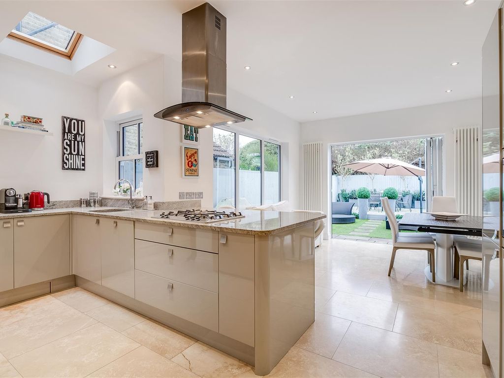 Melrose Avenue, London SW19  