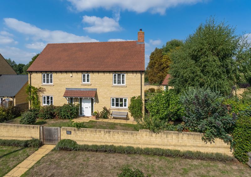 5 bed detached house for sale in Faringdon Road, Southmoor, Abingdon