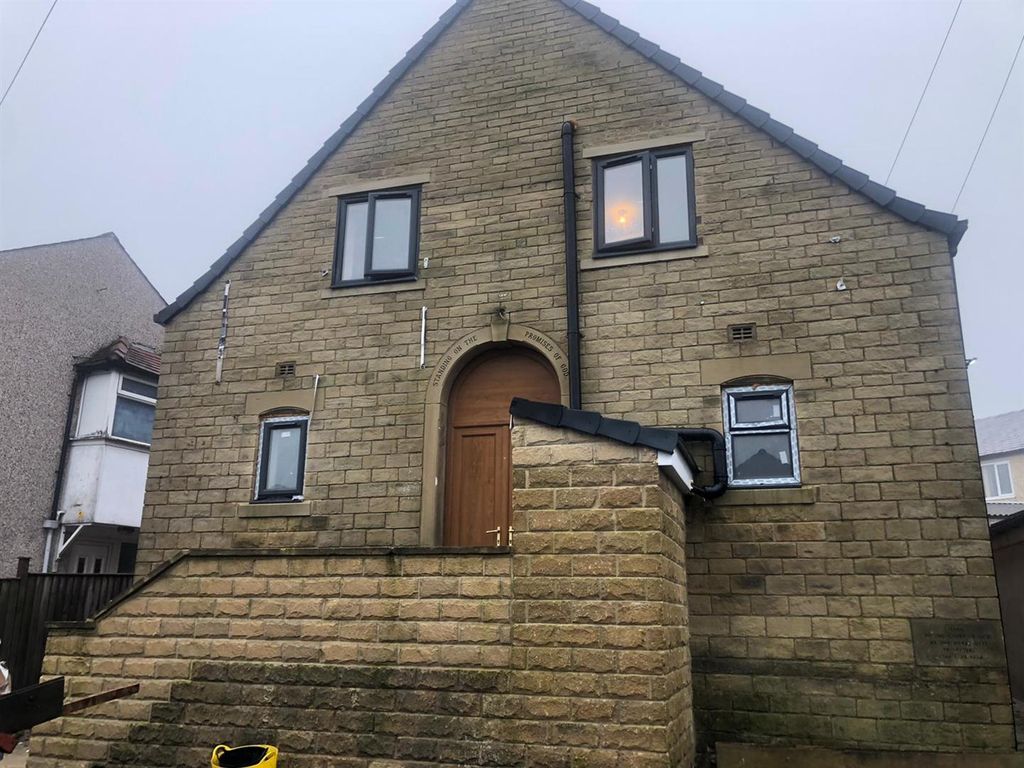 2 bed flat to rent in Wheatley Road, Wheatley, Halifax HX3, £650 pcm