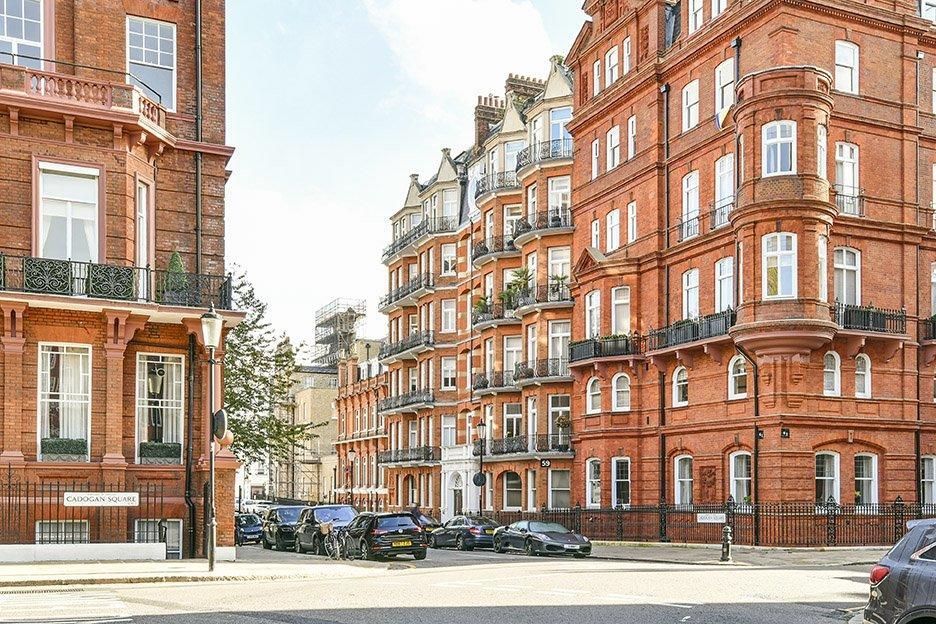3 bed terraced house to rent in Cadogan Square, Belgravia, London SW1X