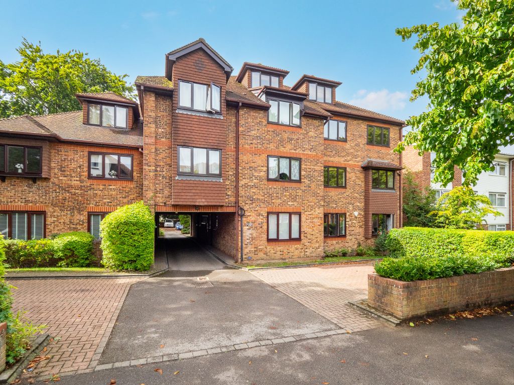 1 bed flat to rent in Overton Road, Sutton SM2, £1,300 pcm Zoopla